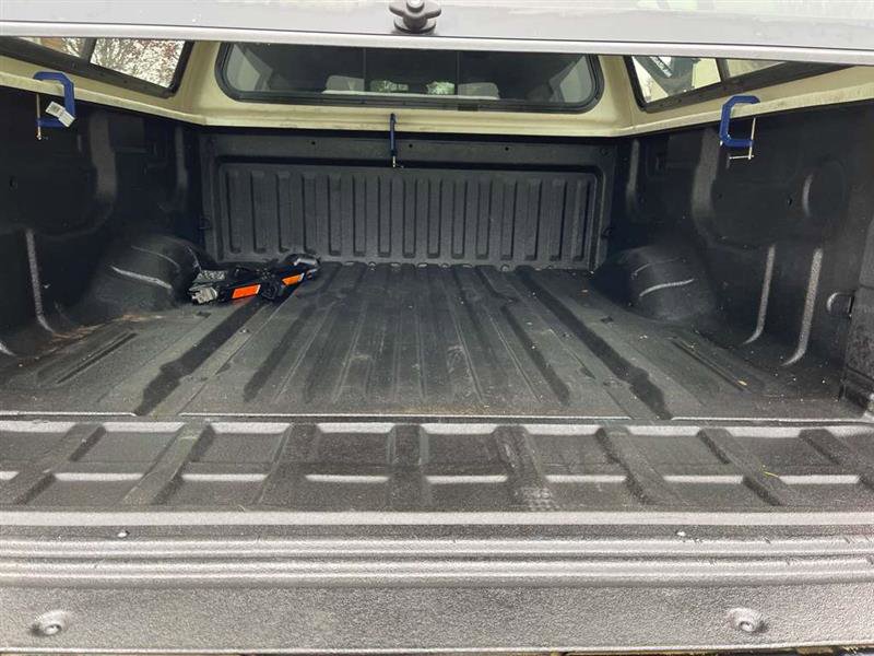 Used 2018 Nissan Titan SV w/ SV Convenience Package image 96