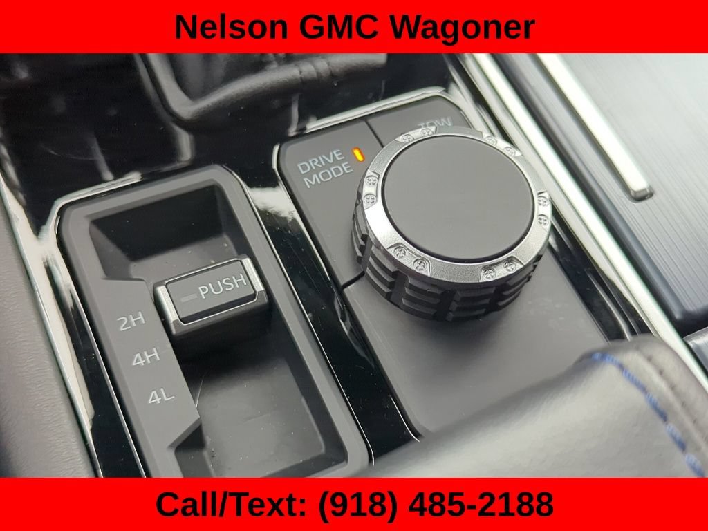 Used 2025 Toyota Tundra Platinum AWD/4WD image 35