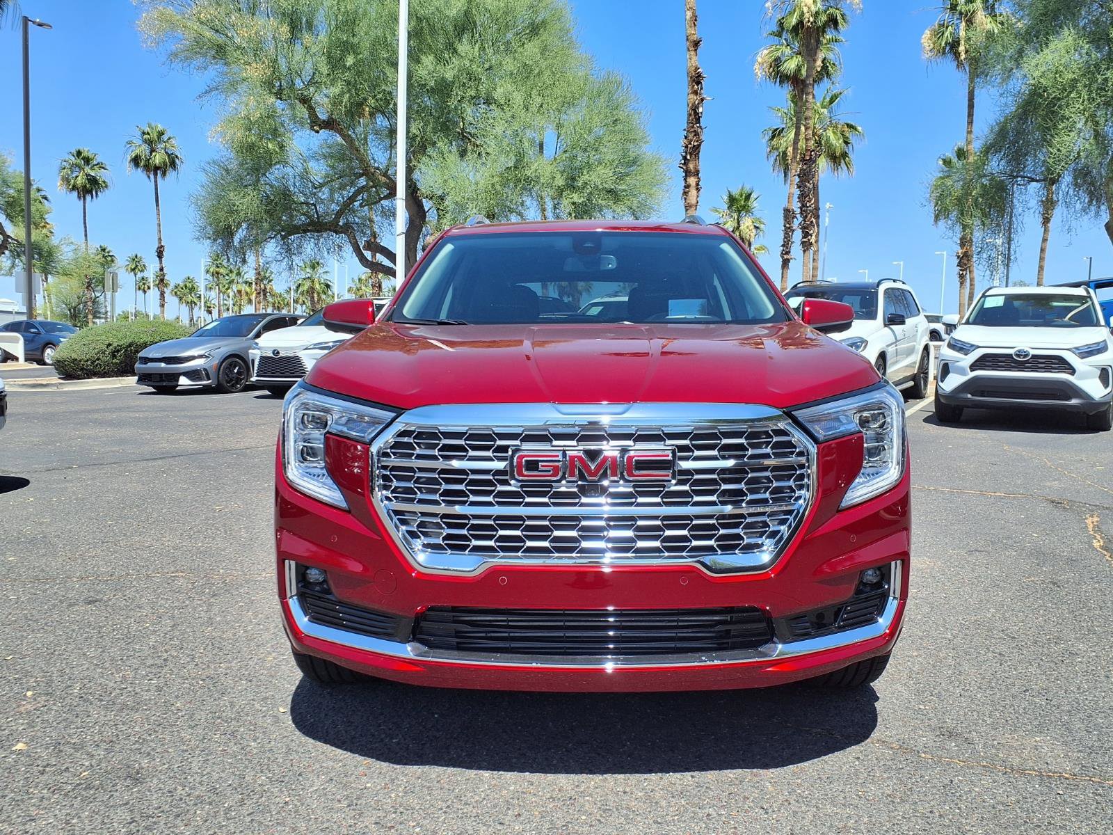 Used 2024 GMC Terrain Denali w/ Denali Premium Package AWD/4WD image 2