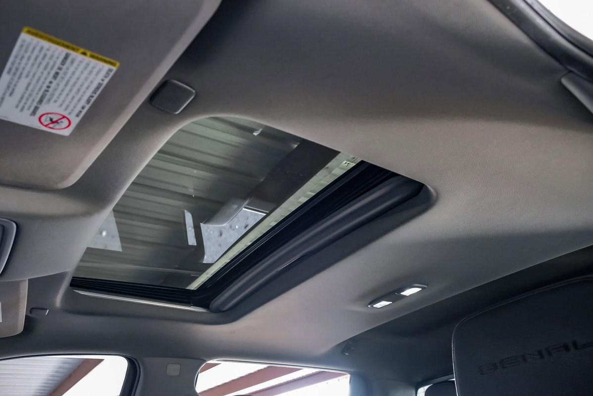 Used 2022 GMC Sierra 2500 Denali w/ Denali Ultimate Package image 22