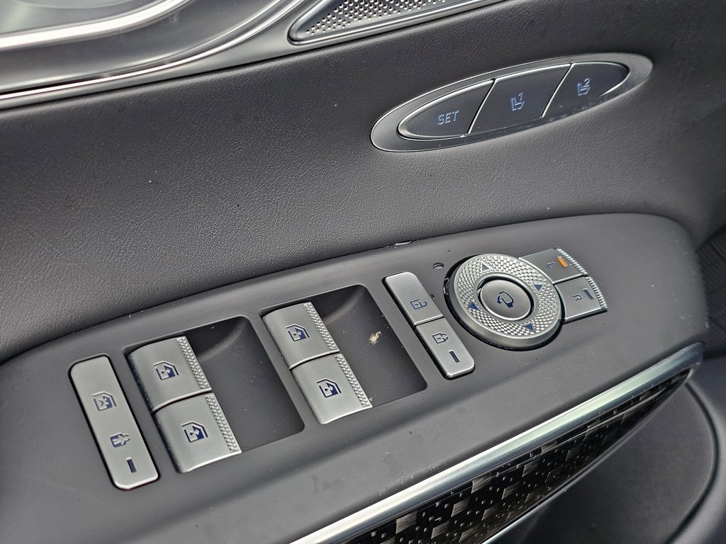 Used 2025 Genesis GV70 3.5T Sport w/ Sport Prestige Package image 32