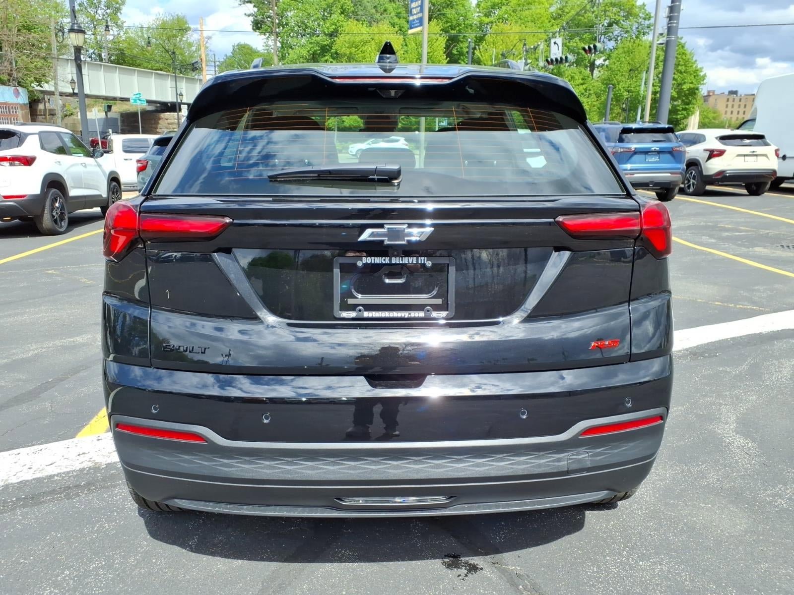 New 2027 Chevrolet Bolt RS w/ Technology Package FWD image 4