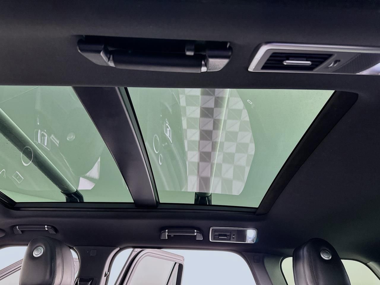 Used 2016 Land Rover Range Rover Supercharged image 34