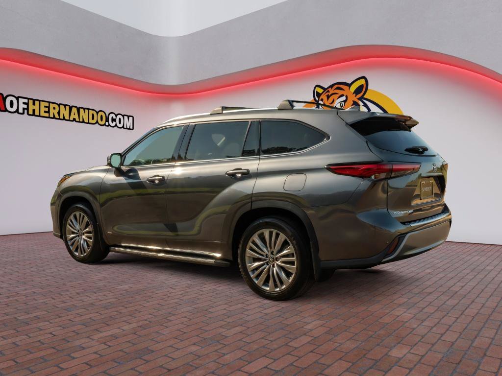 Used 2022 Toyota Highlander Platinum AWD/4WD image 8