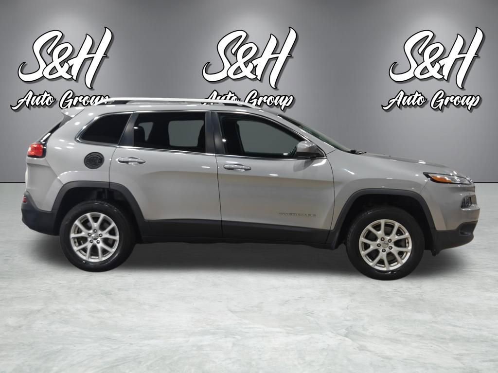 Used 2015 Jeep Cherokee Latitude w/ Cold Weather Group image 18