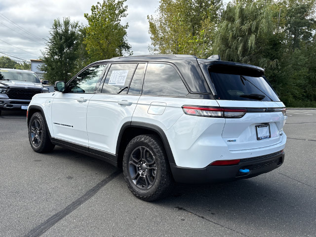 Used 2023 Jeep Grand Cherokee Trailhawk AWD/4WD image 2