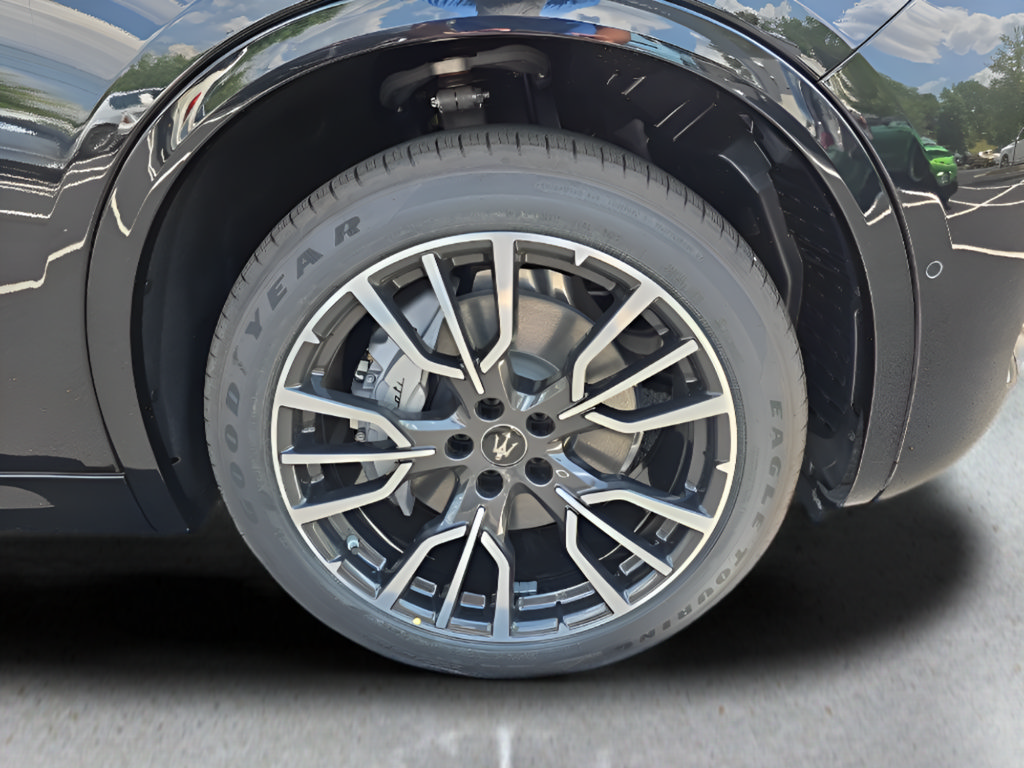 New 2025 Maserati Grecale GT AWD/4WD image 13