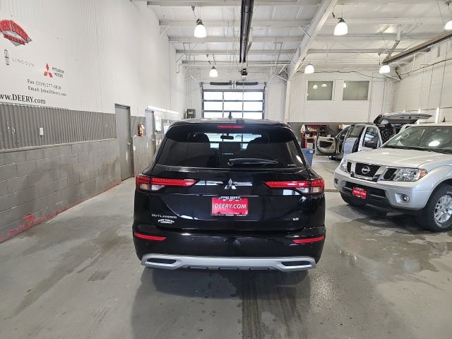 Used 2022 Mitsubishi Outlander SE image 4