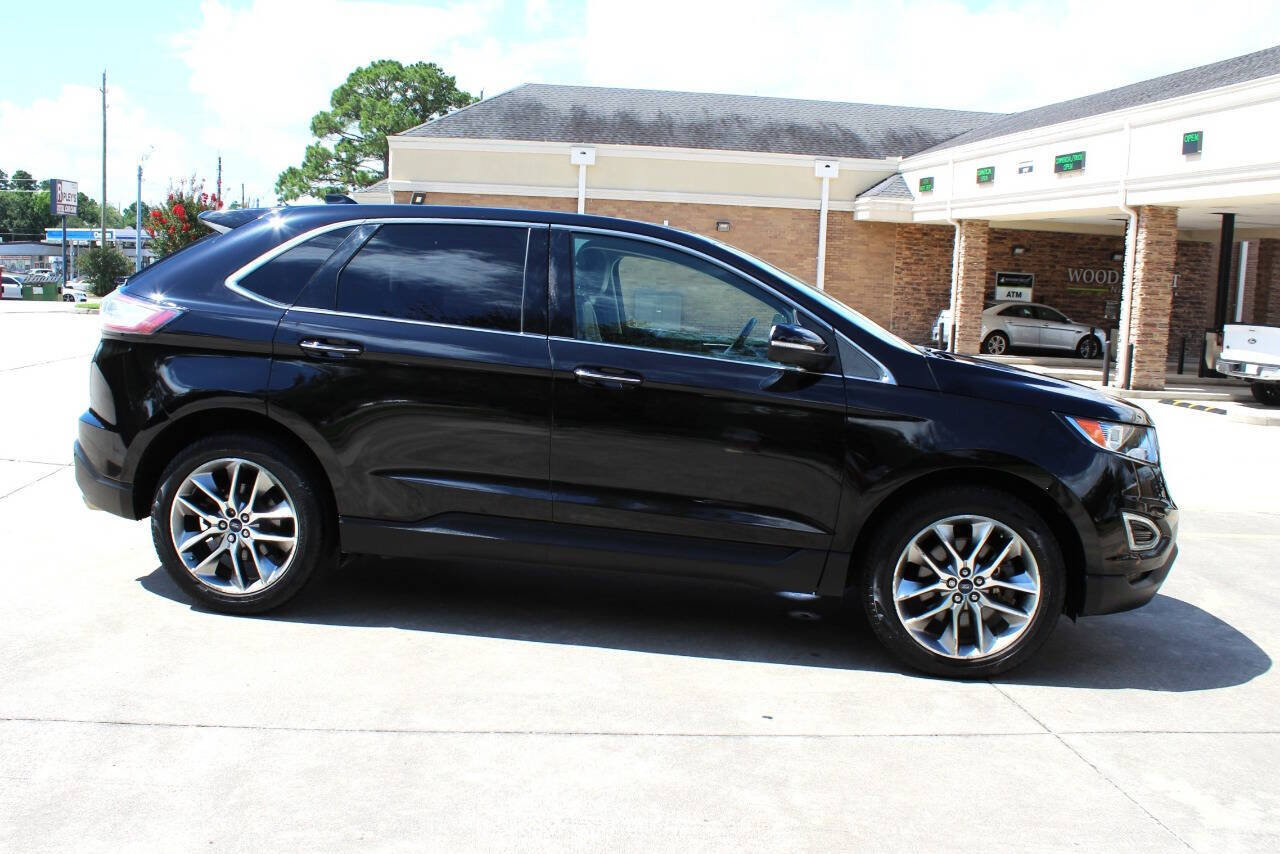 Used 2017 Ford Edge Titanium w/ Equipment Group 301A FWD image 3
