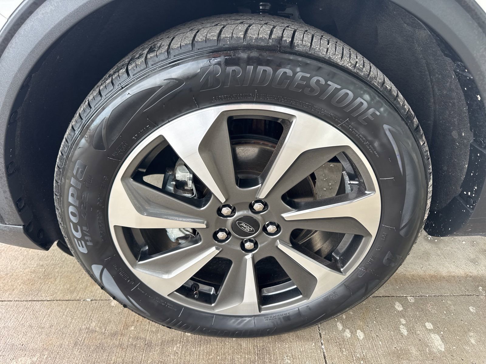 Certified 2024 Ford Escape Platinum w/ Premium Technology Package image 18