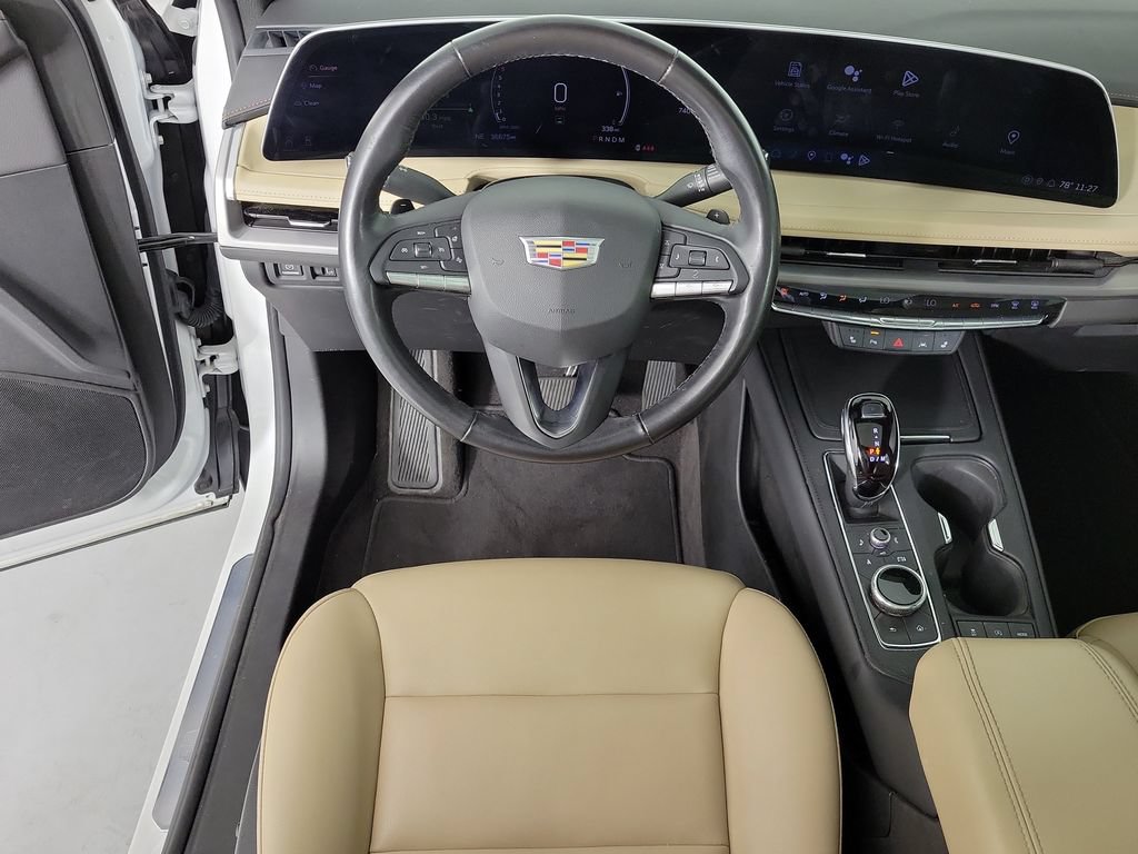Certified 2024 Cadillac XT4 Luxury w/ Cold Weather Package FWD image 16