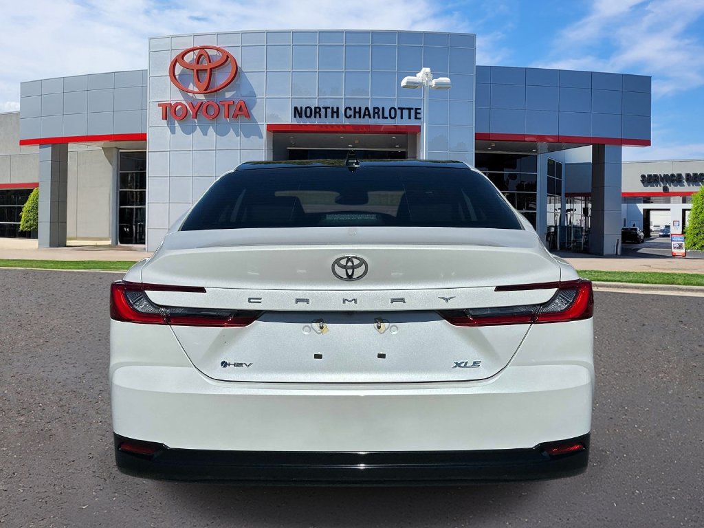 Used 2025 Toyota Camry XLE FWD image 6