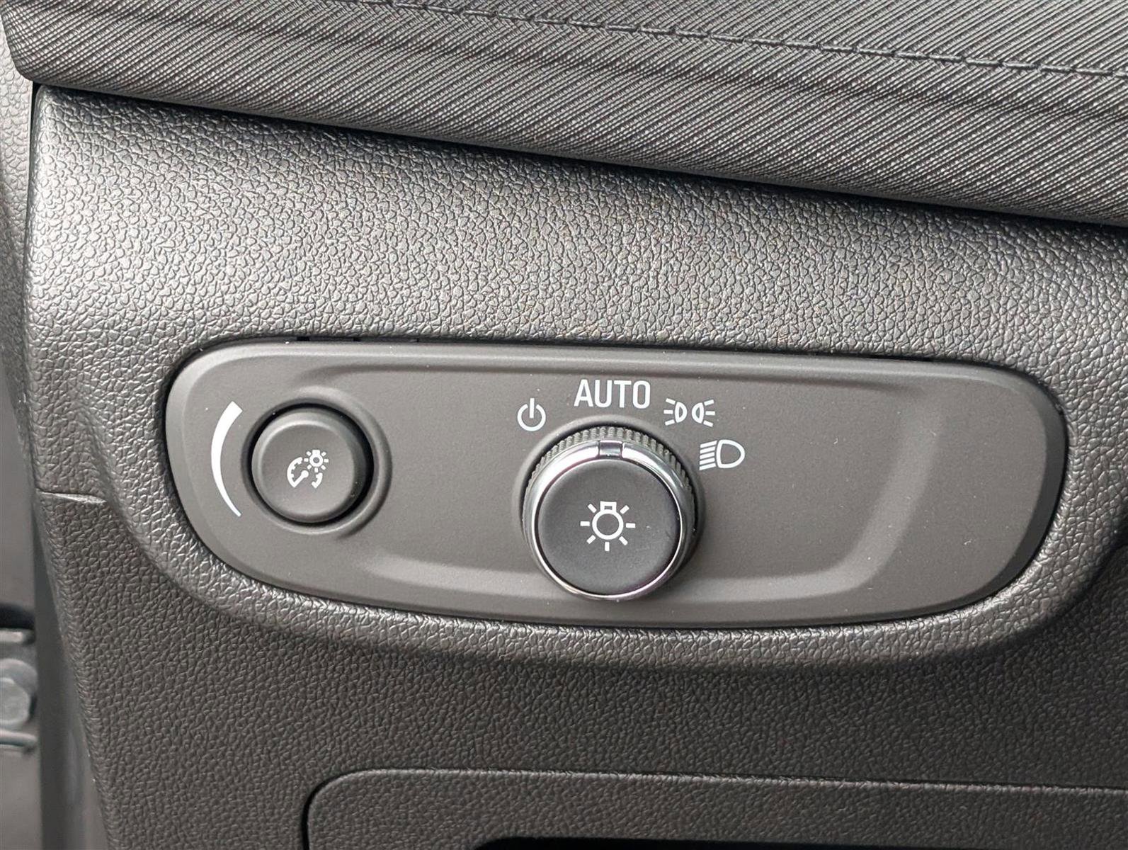 New 2025 Chevrolet TrailBlazer LT w/ LT Cold Weather Package image 16