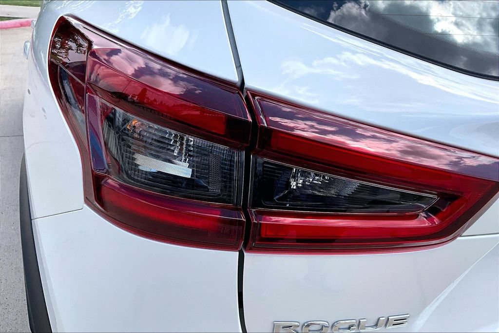 Used 2022 Nissan Rogue Sport SL AWD/4WD image 36