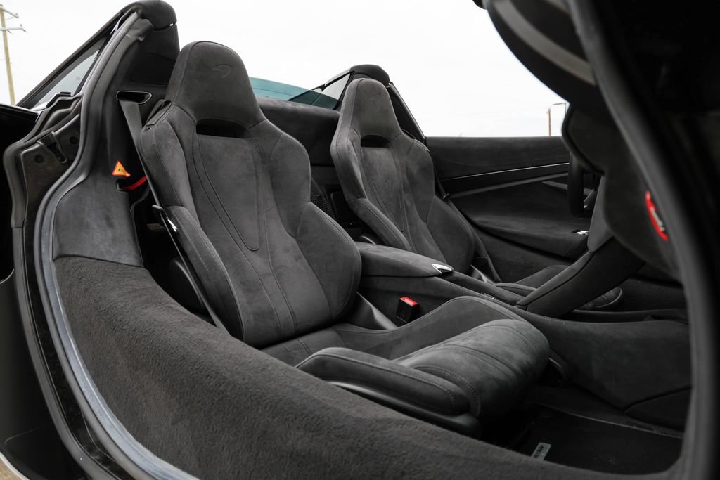 Used 2020 McLaren 720S Performance RWD image 23