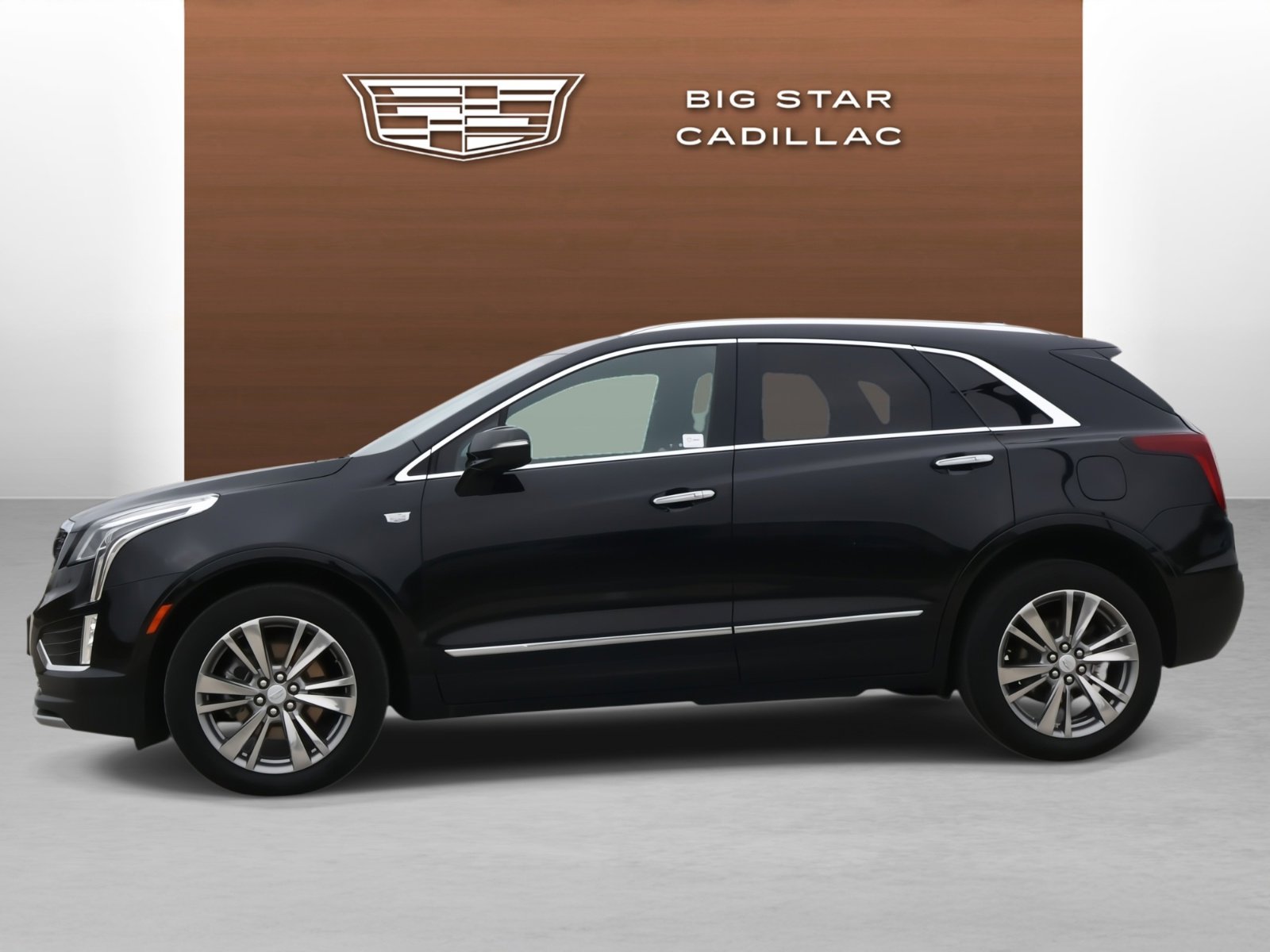 Used 2024 Cadillac XT5 Premium Luxury image 2