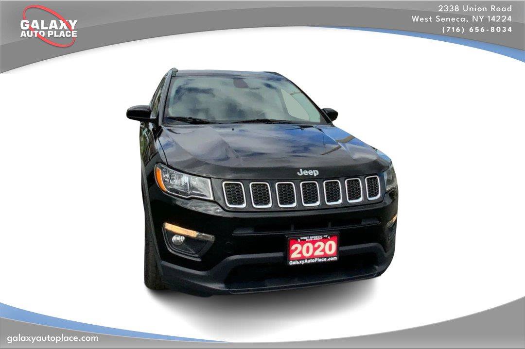 Used 2020 Jeep Compass Latitude w/ Cold Weather Group AWD/4WD image 3