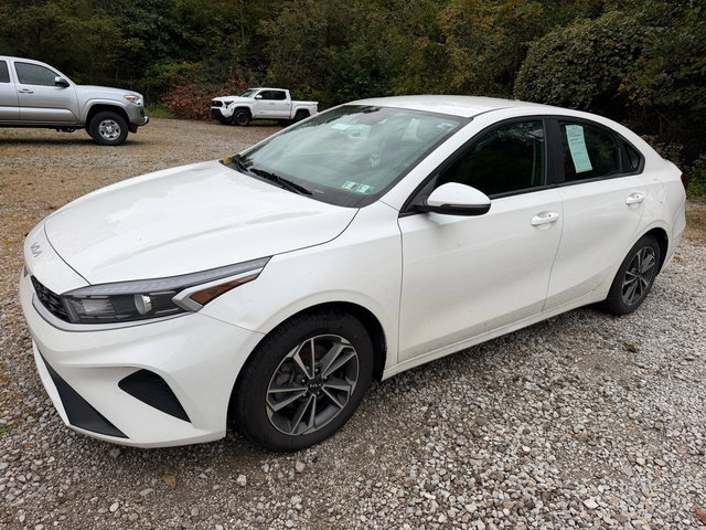 Used 2023 Kia Forte LXS w/ LXS Technology Package FWD image 7