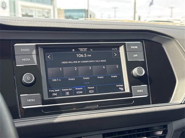 Used 2023 Volkswagen Jetta SE image 18