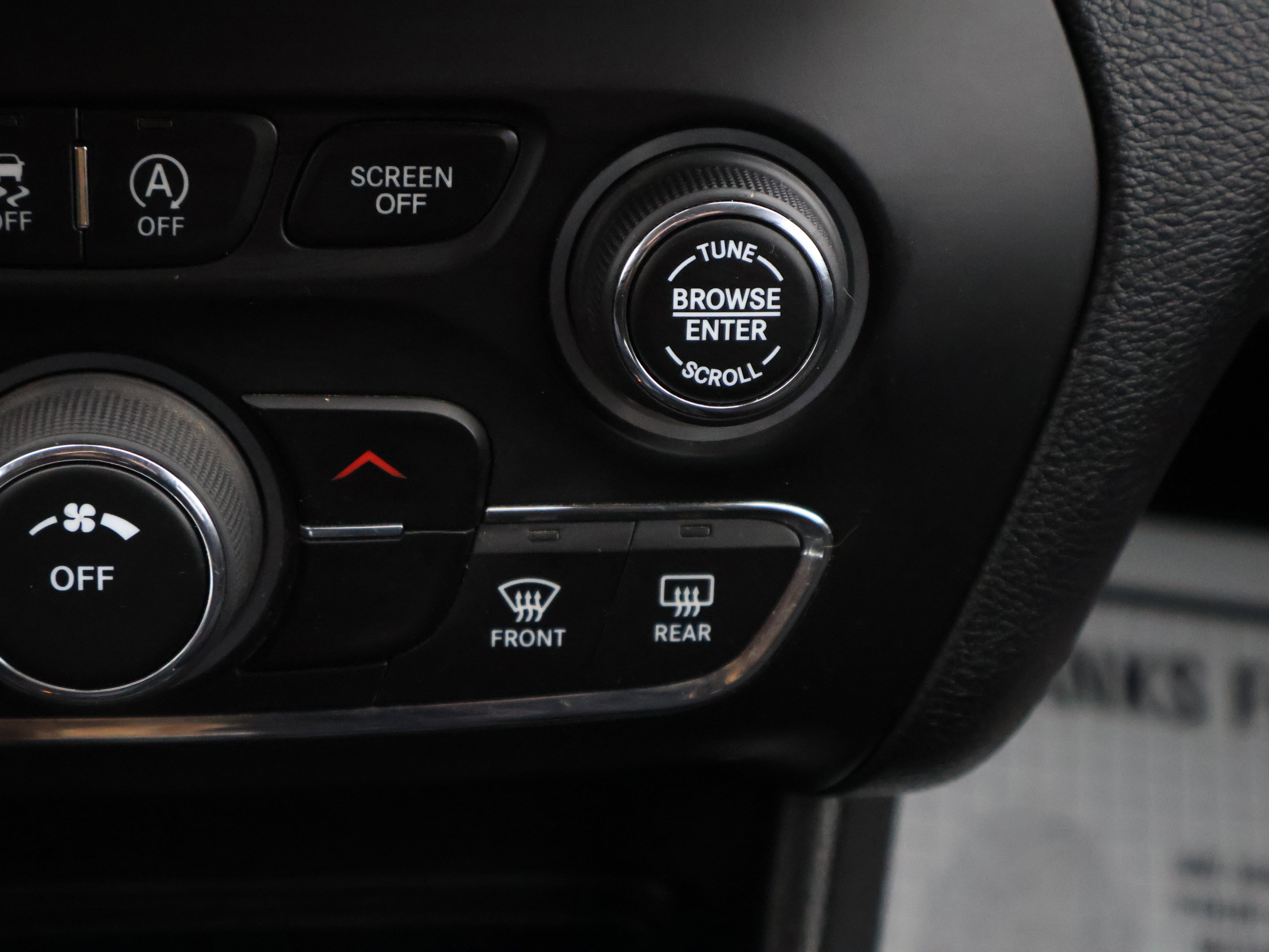 Used 2020 Jeep Cherokee Latitude image 30