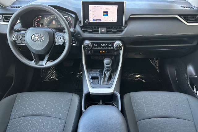 Used 2025 Toyota RAV4 XLE FWD image 15