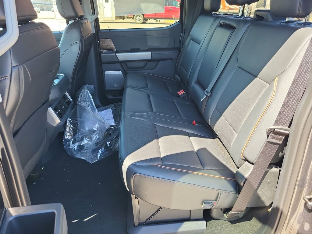 New 2026 Ford F250 Lariat w/ Black Appearance Package AWD/4WD image 24