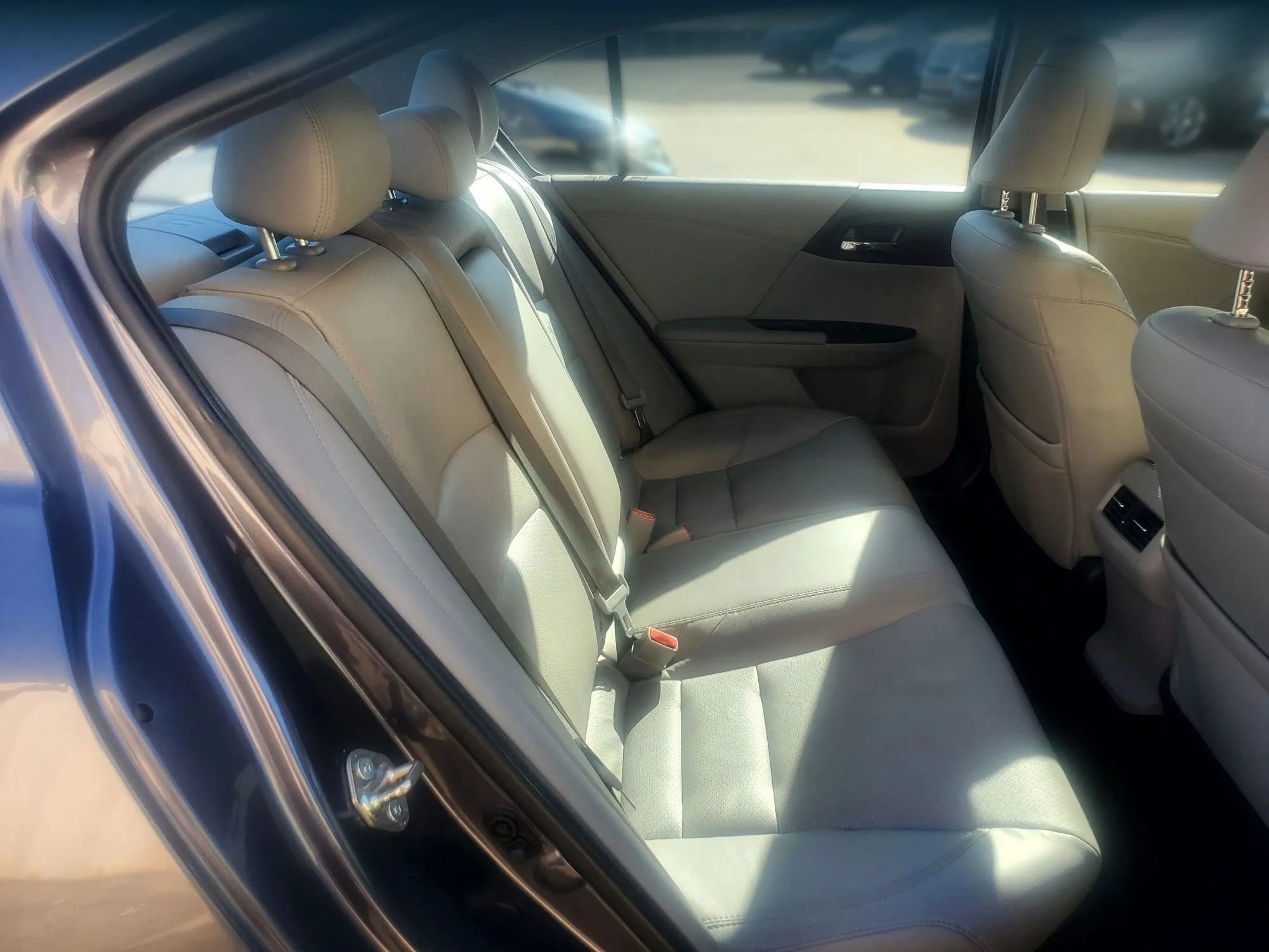 Used 2017 Honda Accord EX-L image 6