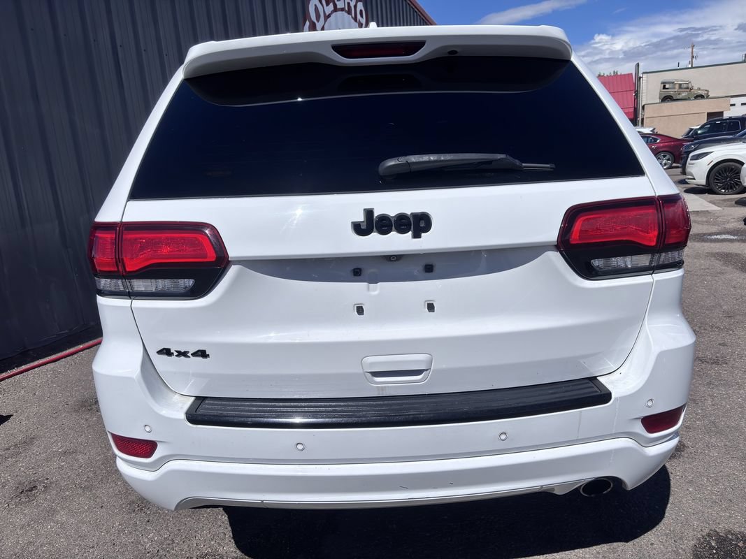 Used 2018 Jeep Grand Cherokee Altitude AWD/4WD image 10