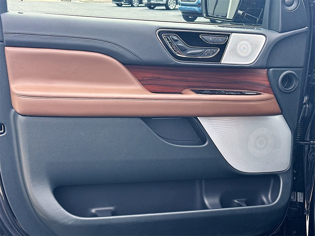 Used 2024 Lincoln Navigator Reserve image 21