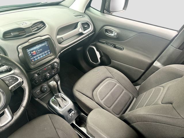 Used 2019 Jeep Renegade Latitude w/ Cold Weather Group AWD/4WD image 22