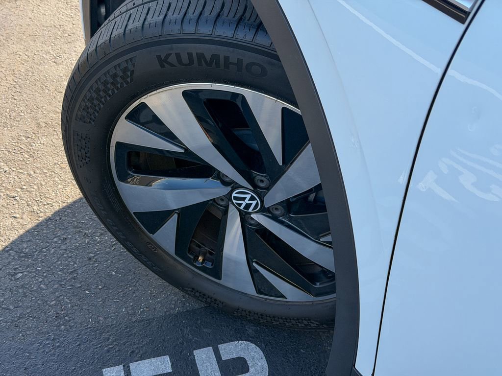 Used 2023 Volkswagen ID.4 Pro image 9