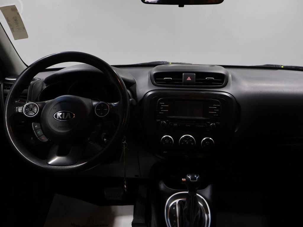 Used 2015 Kia Soul + image 17
