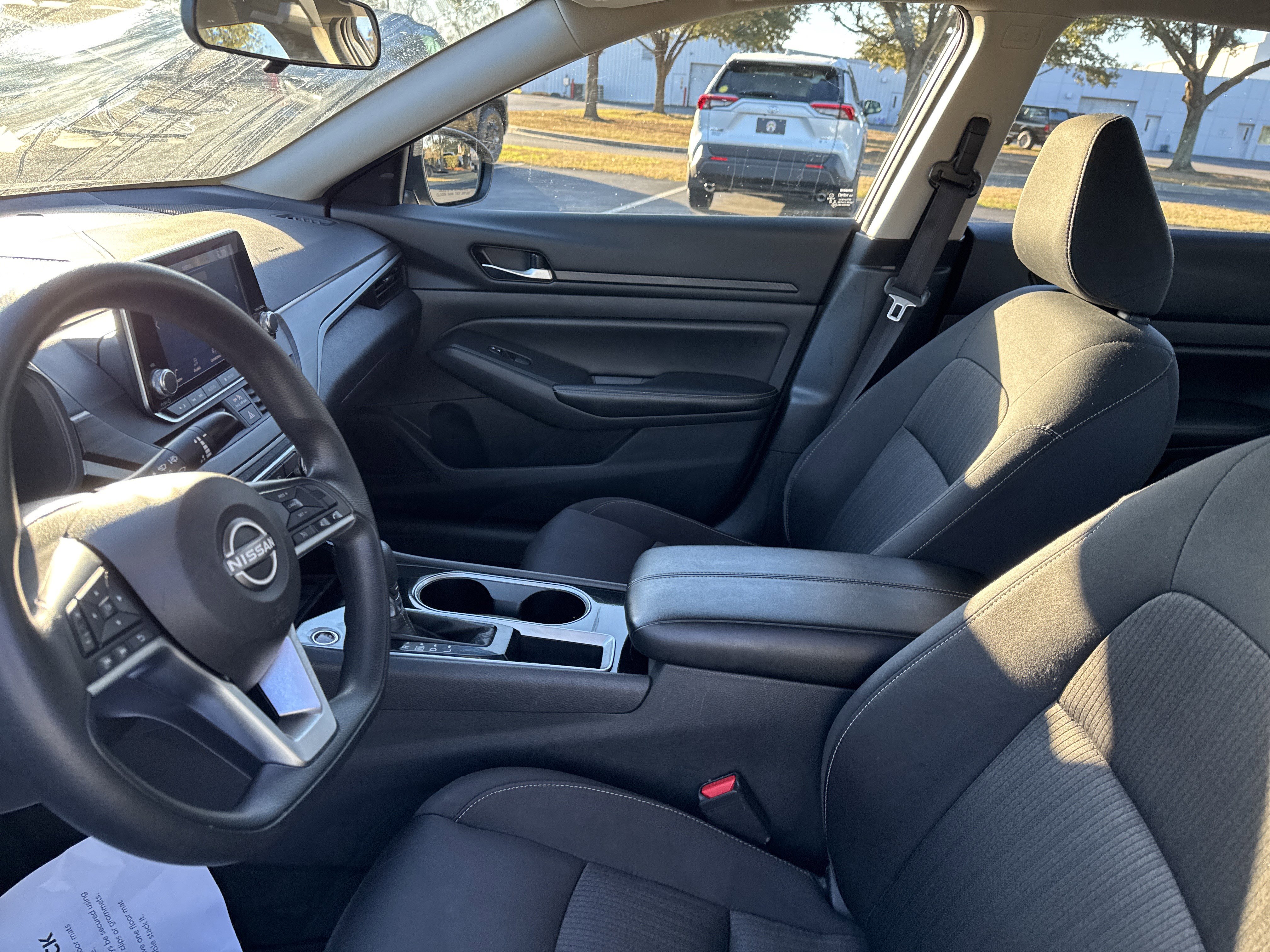 Used 2024 Nissan Altima 2.5 SV image 13