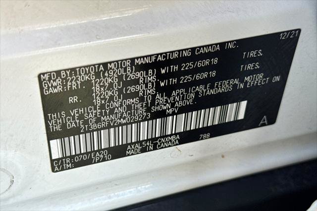 Certified 2021 Toyota RAV4 XLE Premium AWD/4WD image 34