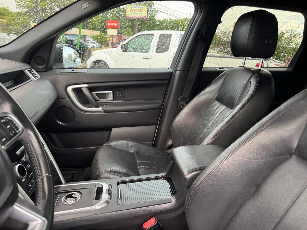 Used 2017 Land Rover Discovery Sport HSE image 26