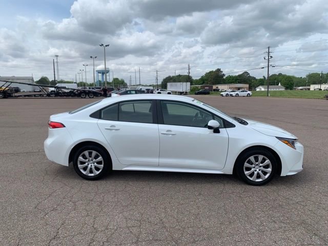 Used 2026 Toyota Corolla LE FWD image 8