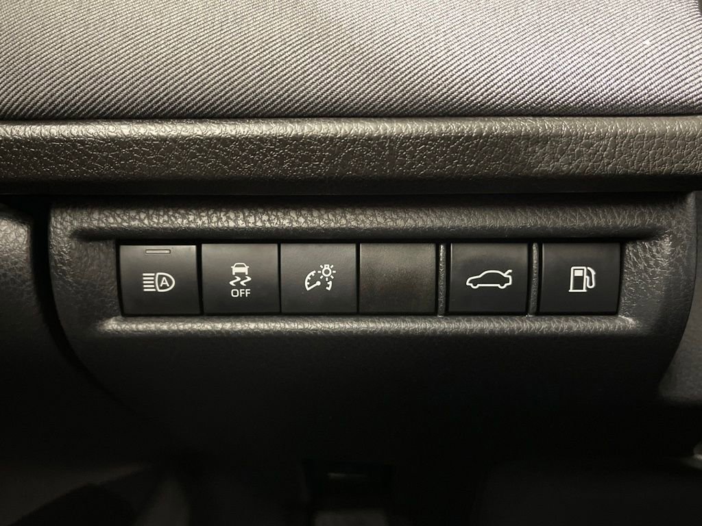 Certified 2025 Toyota Camry LE image 28