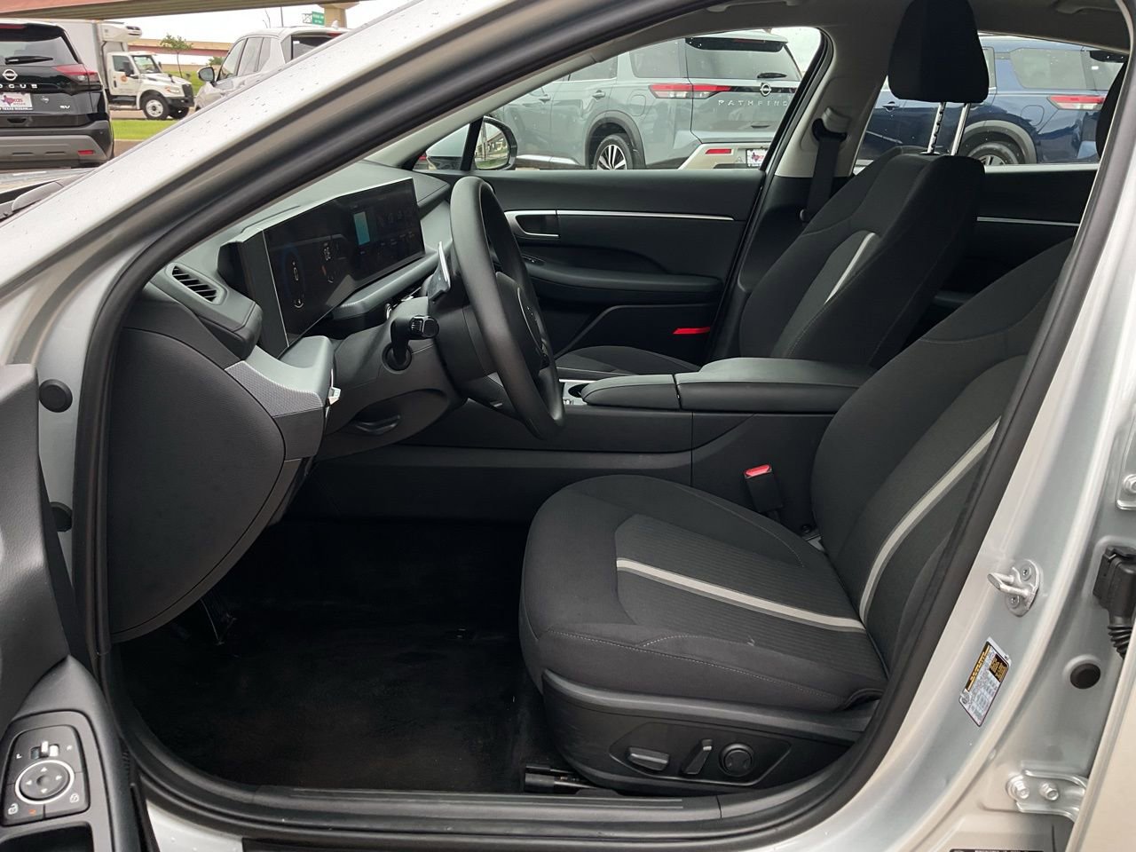 Used 2025 Hyundai Sonata SEL FWD image 10