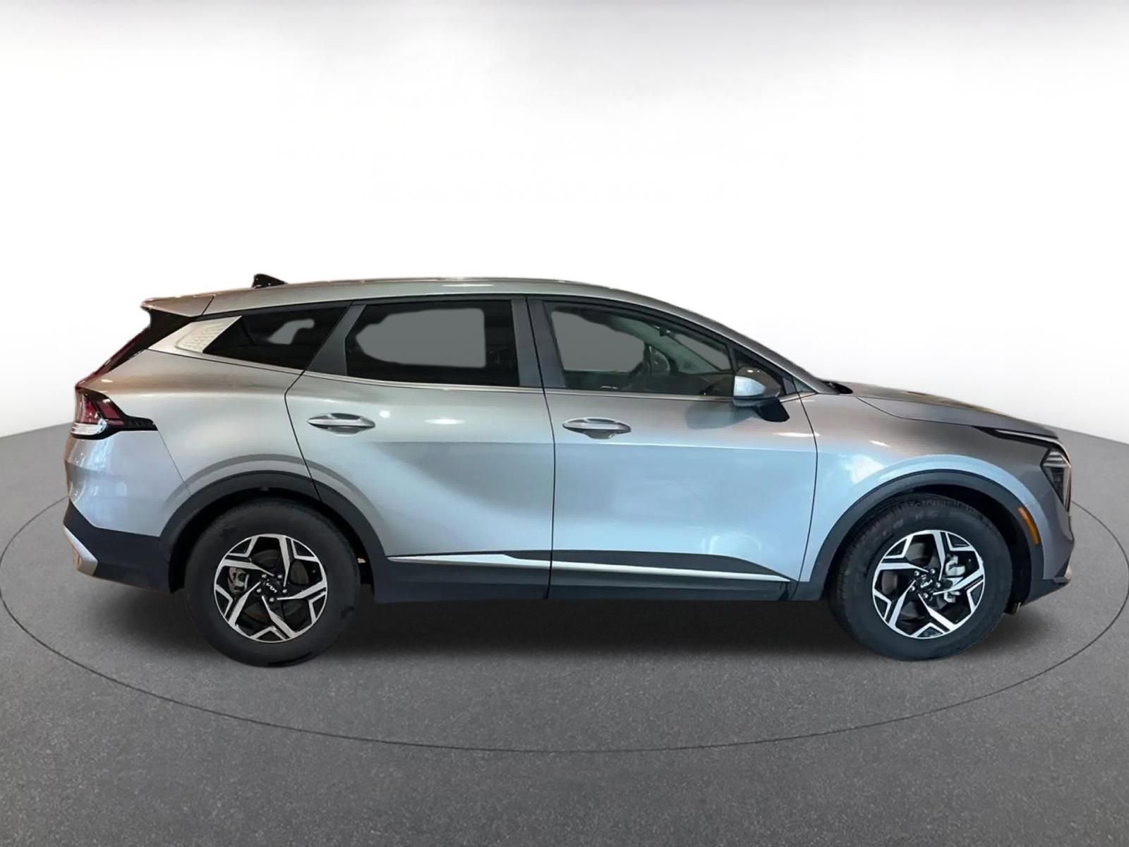 Used 2025 Kia Sportage LX image 16