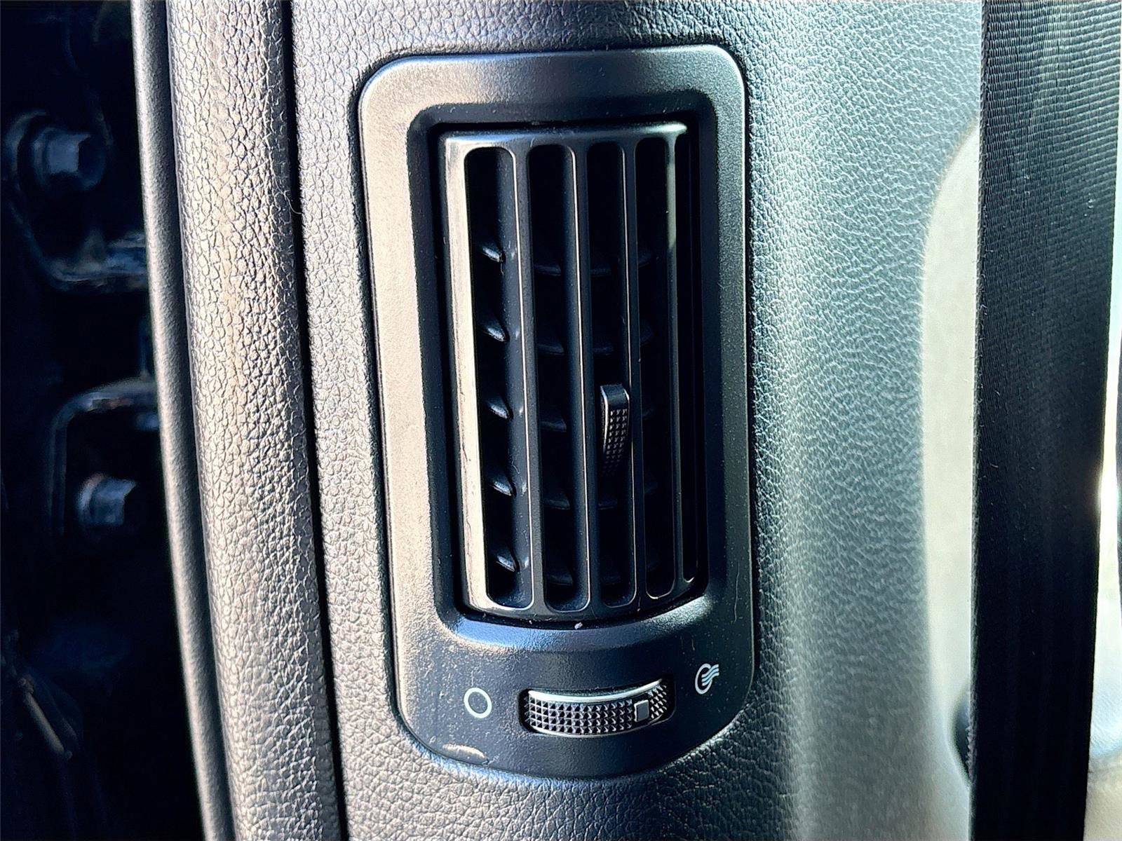 Used 2016 Hyundai Santa Fe Sport 2.0T w/ Option Group 05 AWD/4WD image 27