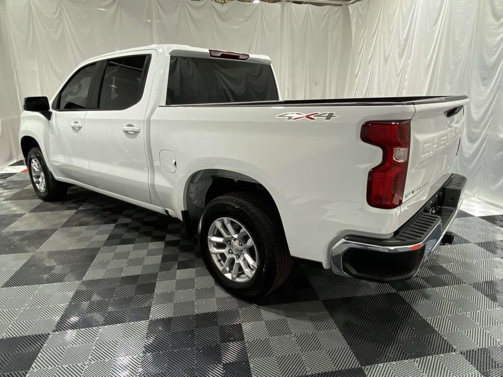 Used 2024 Chevrolet Silverado 1500 LT AWD/4WD image 2