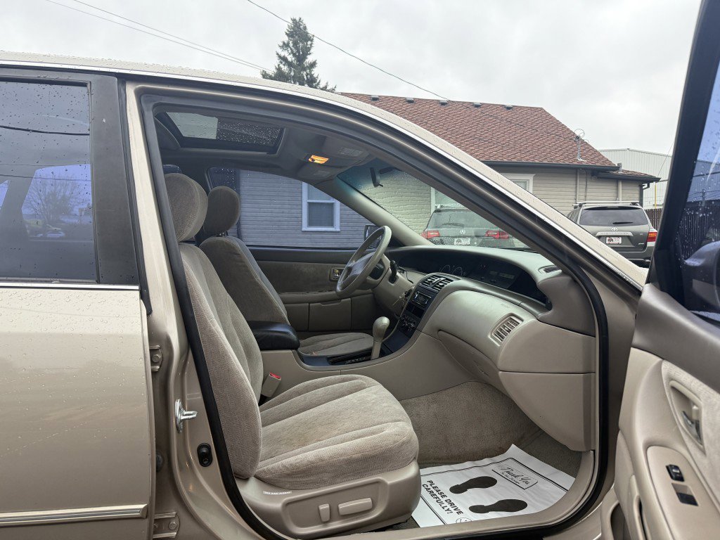 Used 2000 Toyota Avalon XL image 15