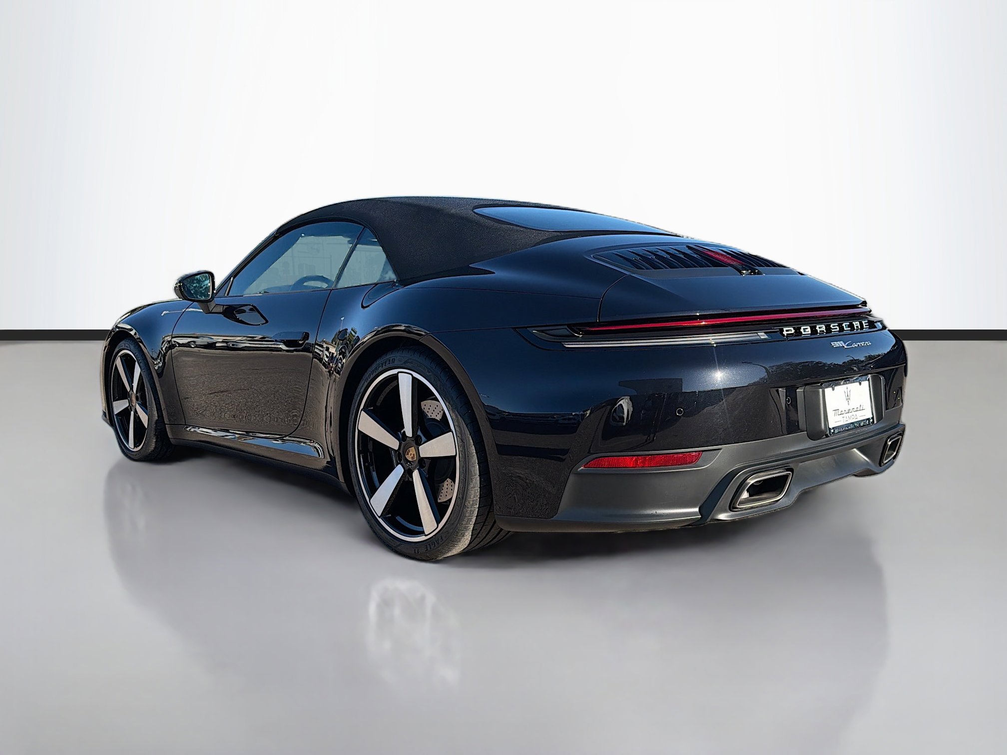 Used 2025 Porsche 911 Carrera image 5