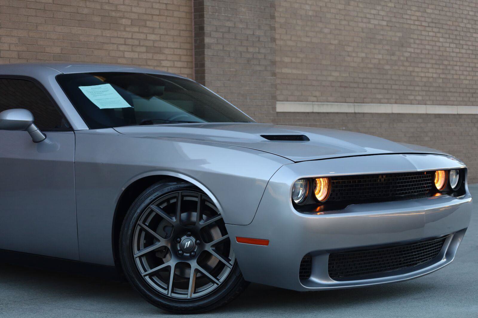 Used 2018 Dodge Challenger R/T RWD image 9