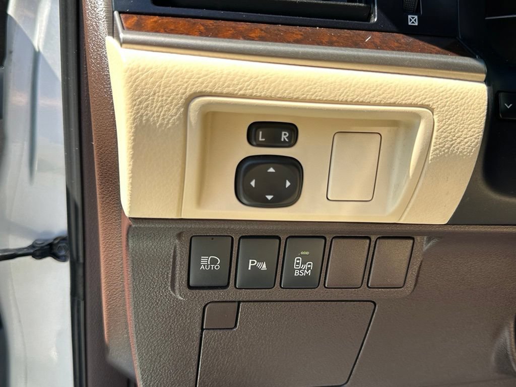 Used 2017 Lexus ES 350 w/ Luxury Package FWD image 37
