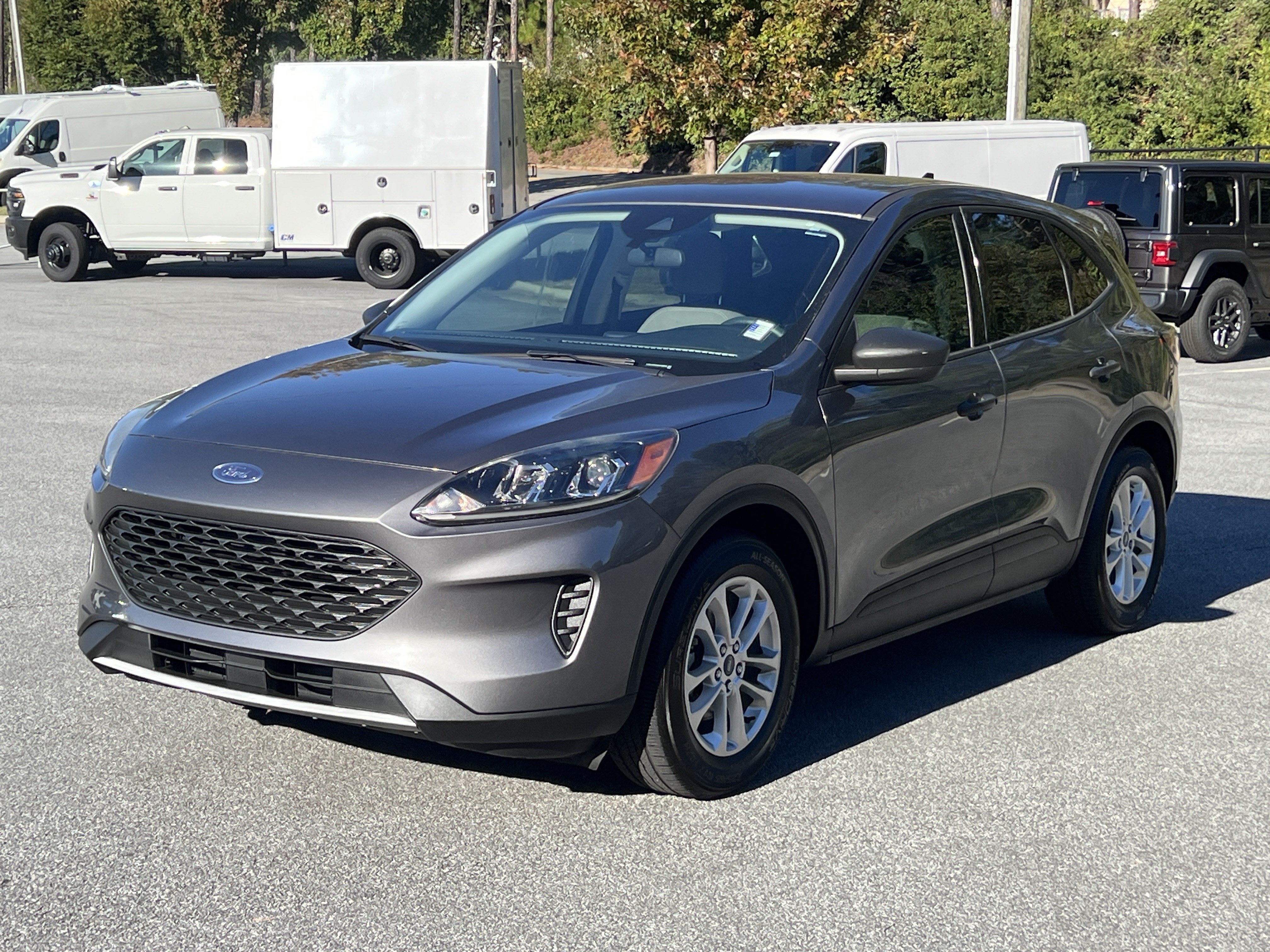 Used 2022 Ford Escape S FWD image 3