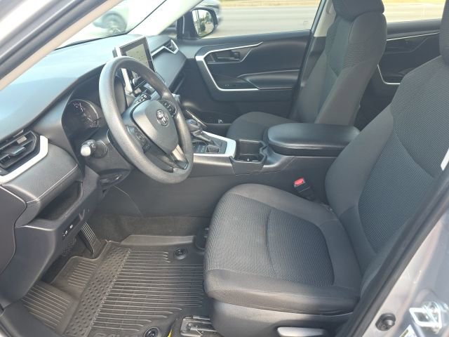 Used 2023 Toyota RAV4 LE image 8