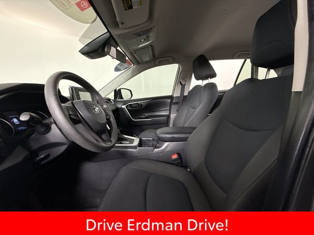 Used 2022 Toyota RAV4 LE FWD image 6