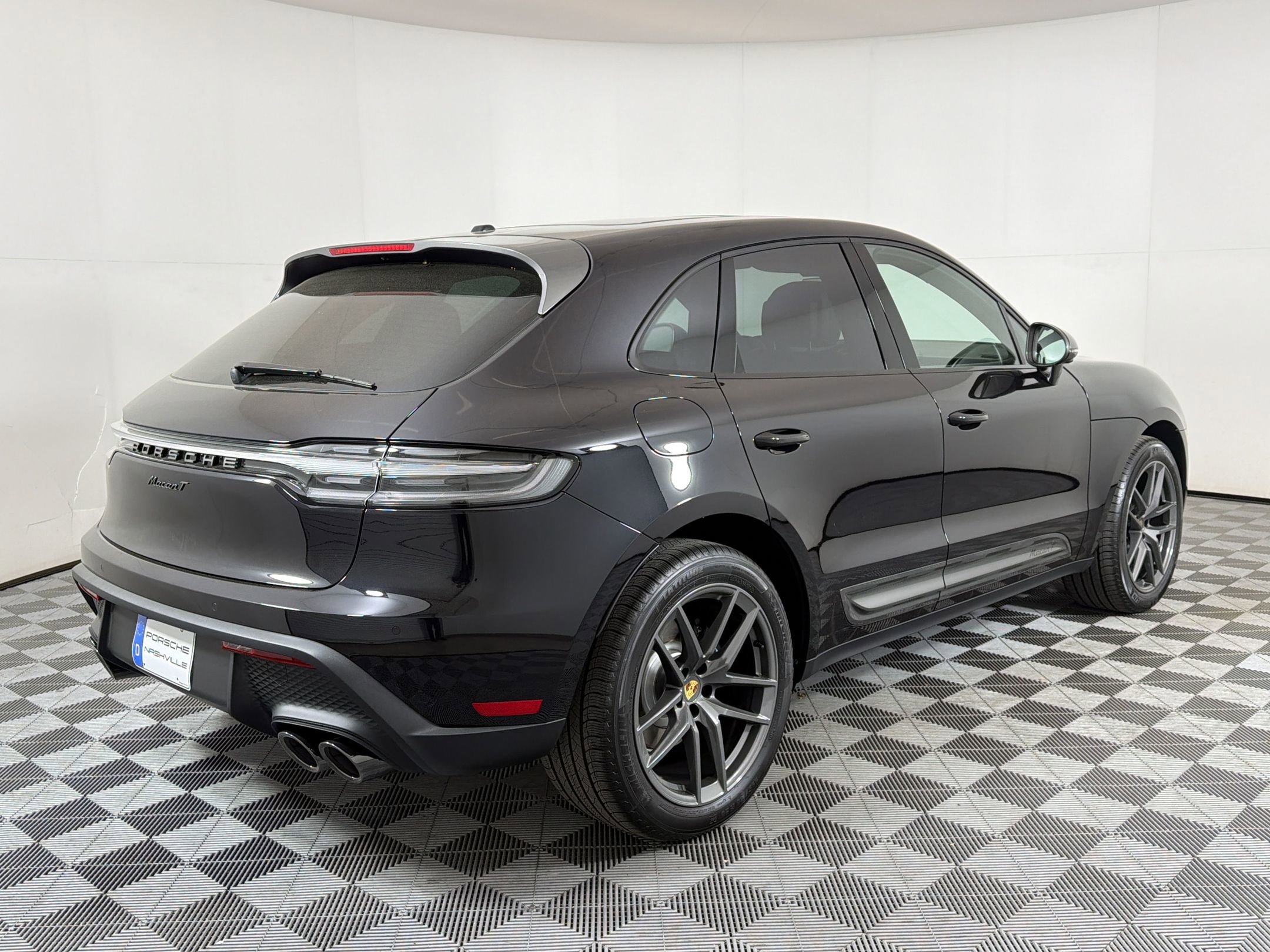 Used 2026 Porsche Macan Turbo AWD/4WD image 10