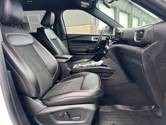Used 2023 Ford Explorer ST-Line image 11